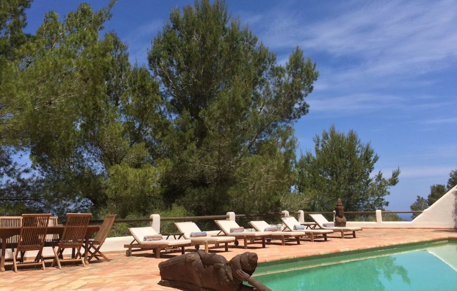 Una villa lujosa con piscina y la mejores vista al mar