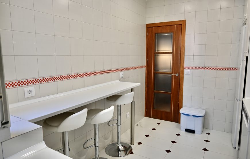 Apartamento de cuatro dormitorios en Madrid