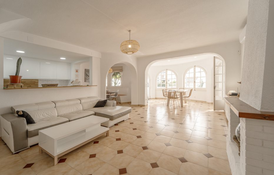 Villa con piscina y cerca del canal en Empuriabrava