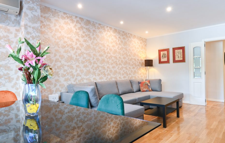 Apartamento Espacioso de Tres Dormitorios en Madrid