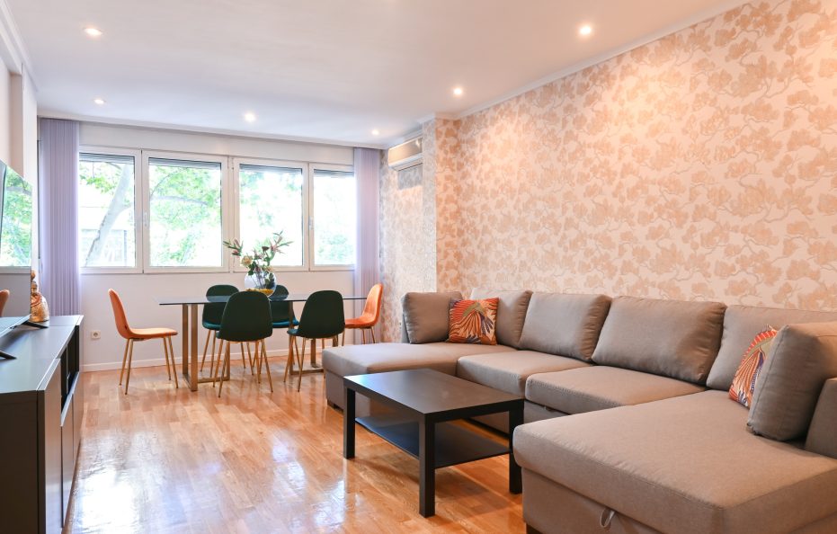 Apartamento Espacioso de Tres Dormitorios en Madrid