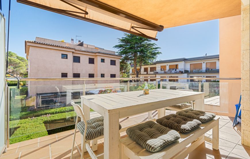 Apartamento con piscina en Castell Platja d’Aro