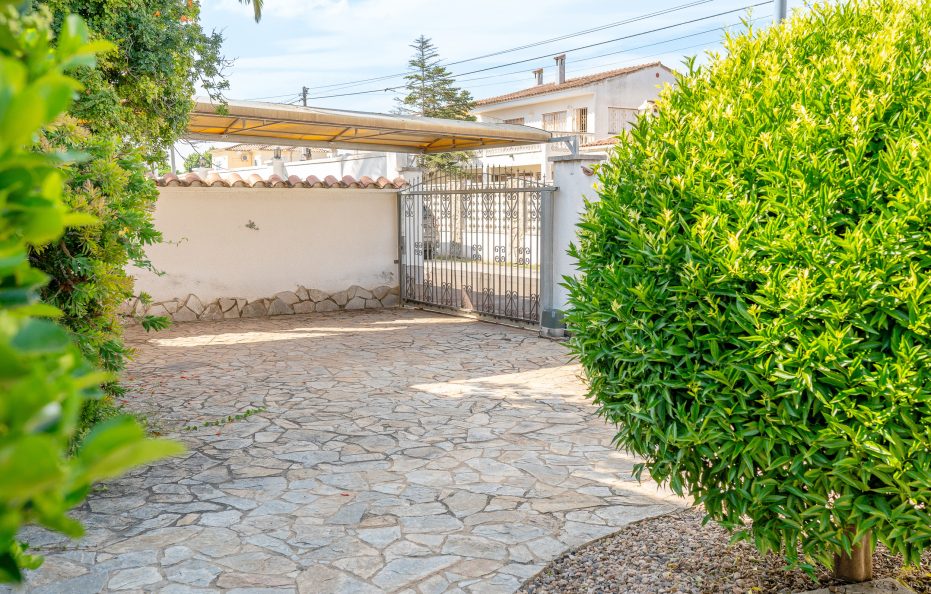 Villa con piscina privada en Empuriabrava