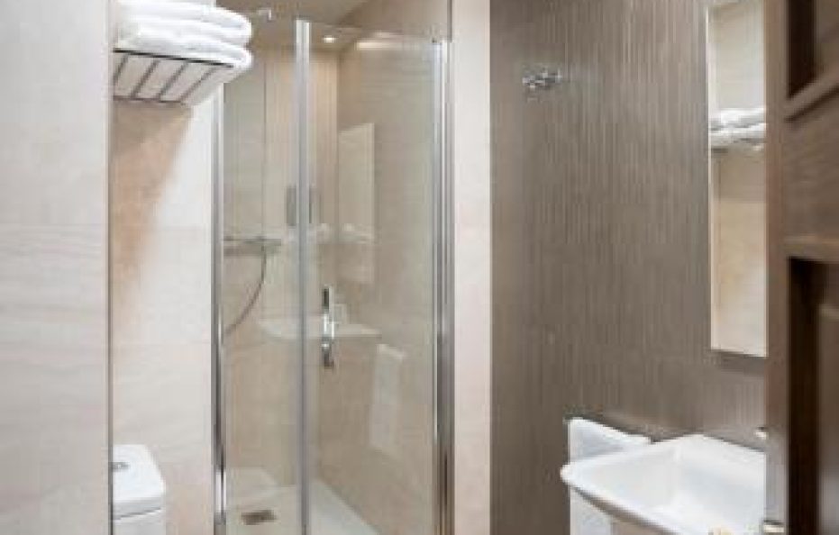 De La Guardia Suite 2
