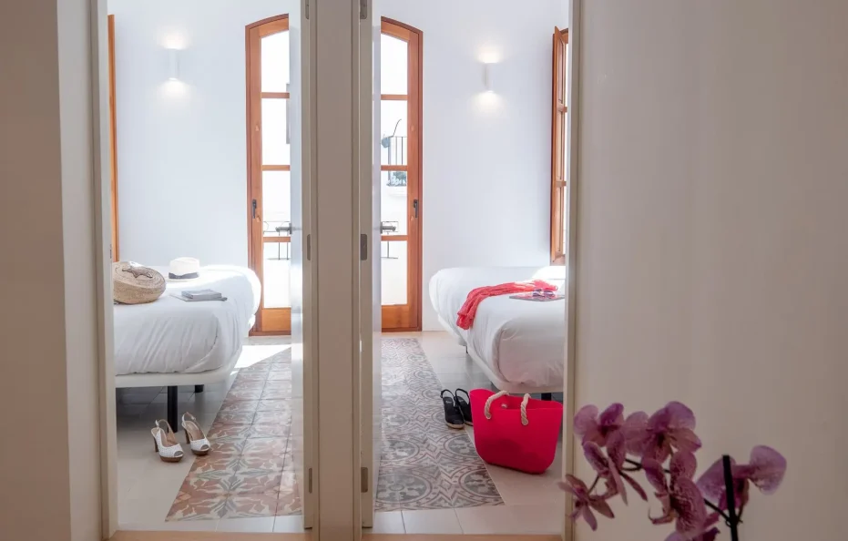 Moderno Ático Dúplex con Vistas Impresionantes a Dalt Vila en el Centro de Ibiza