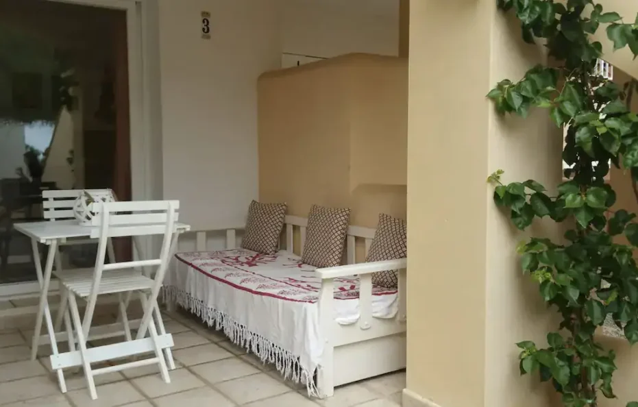 Encantador Apartamento con Jardín | A Solo Un Paso de Cala Llenya