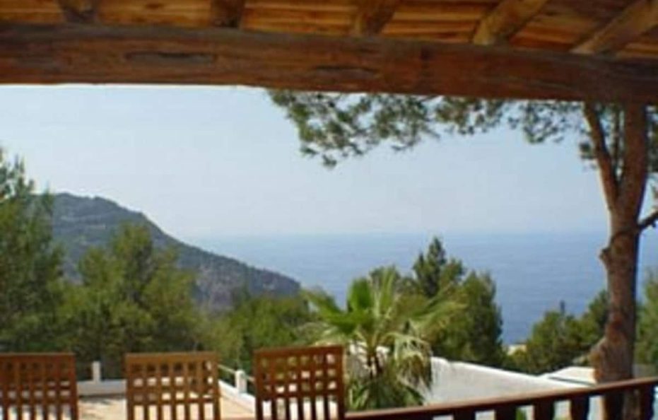 Una villa lujosa con piscina y la mejores vista al mar