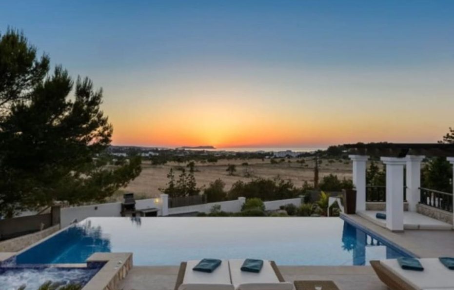 Villa Almond con piscina vistas al mar