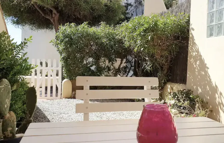 Encantador Apartamento con Jardín | A Solo Un Paso de Cala Llenya