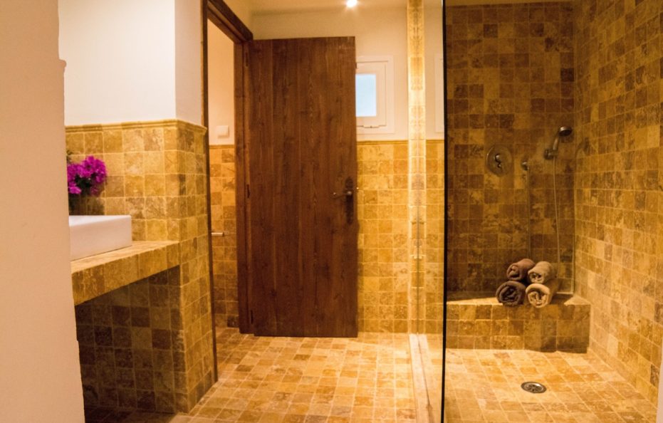 Una villa lujosa con piscina y la mejores vista al mar