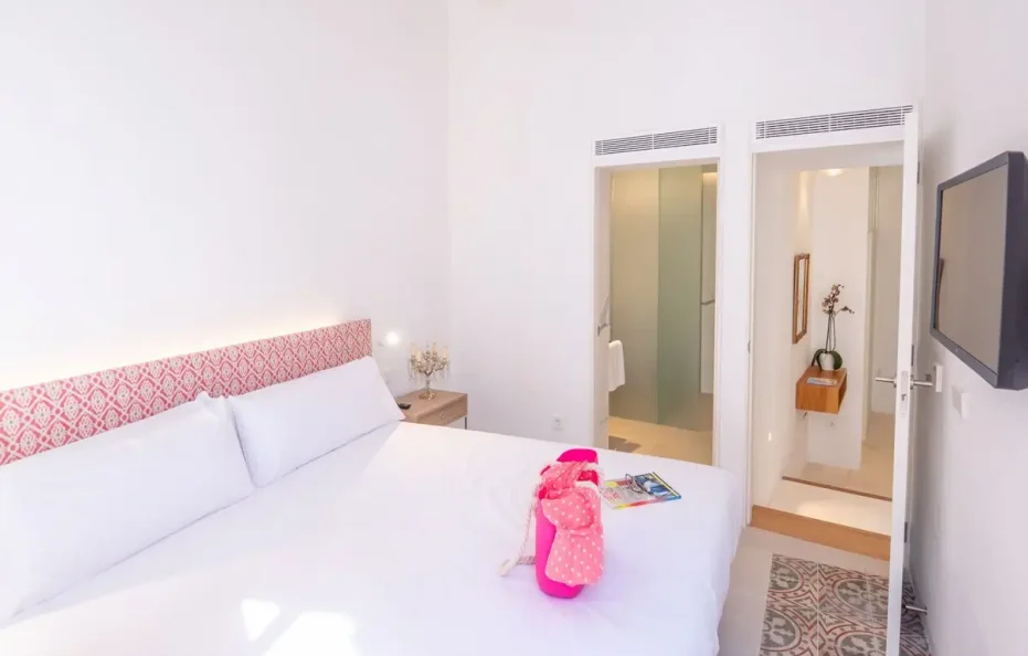 Moderno Ático Dúplex con Vistas Impresionantes a Dalt Vila en el Centro de Ibiza