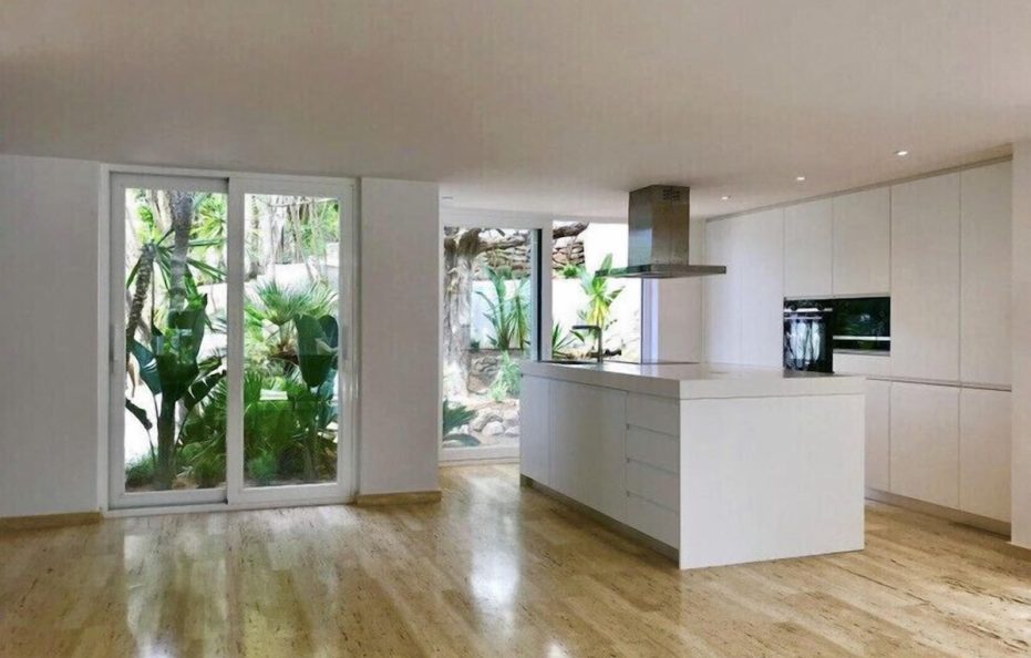Una villa lujosa con piscina y la mejores vista al mar